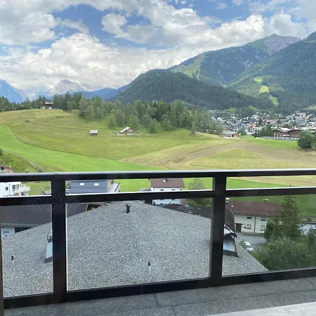 Apartment Haus Helvetia Seefeld in Tirol